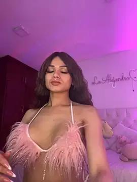alee_lenoxx on StripChat 