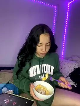 aliceclair_ on StripChat