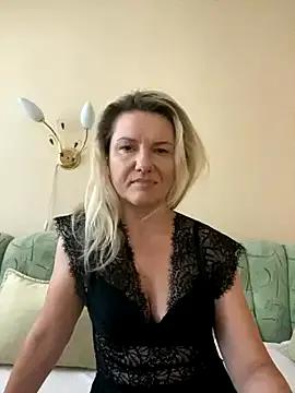 AliceSwan4011 — Freechat on StripChat