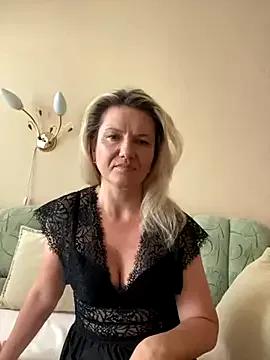 AliceSwan4011 — Private on StripChat