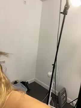 AlisaMyers — Suck your fingers