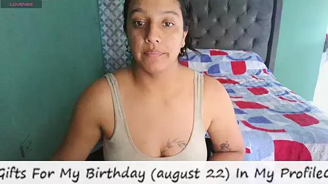 almaswan1 on StripChat 