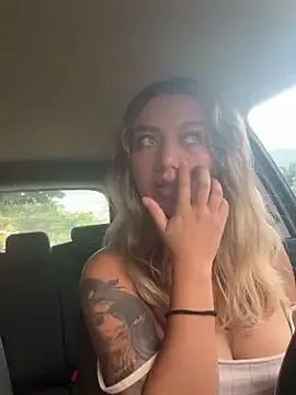 amanda-medrano1 on StripChat 