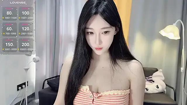 Amy-228 on StripChat