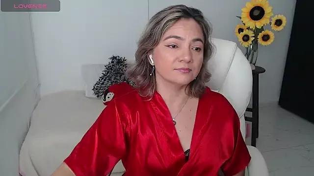 ana_milf on StripChat 