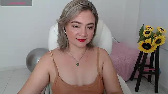 ana_milf on StripChat 