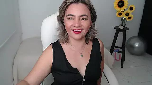 ana_milf on StripChat 