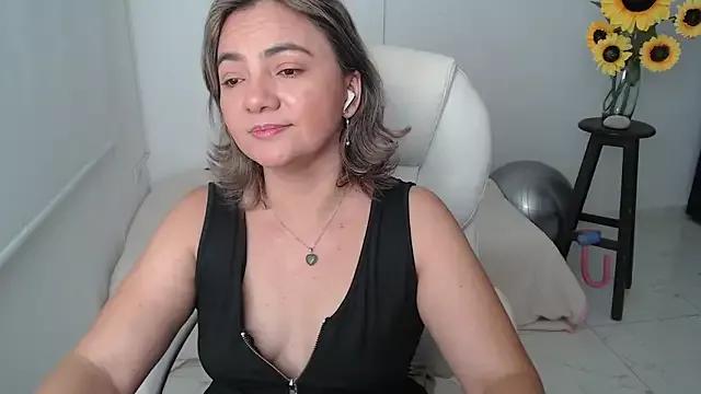ana_milf on StripChat 
