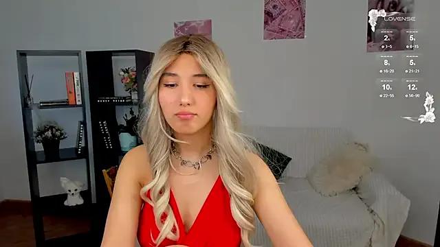 anna_elfi on StripChat