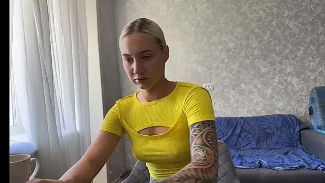 AnneBall on StripChat 