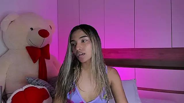 Annebull_ on StripChat 