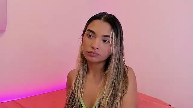 Annebull_ on StripChat 