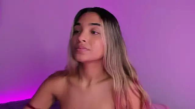 Annebull_ on StripChat 