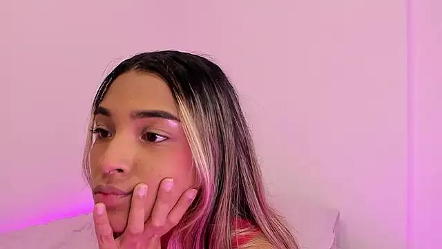 Annebull_ on StripChat 