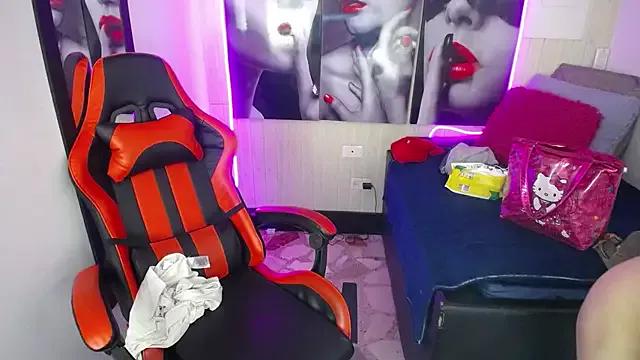 Anniee_x on StripChat 