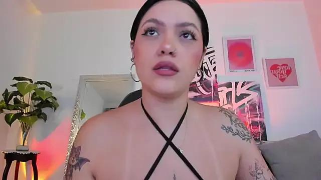 AnnieHuntters on StripChat 