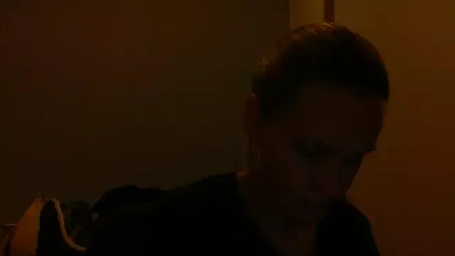 Annylove1 on StripChat 
