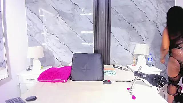 AnnyMyerss on StripChat 
