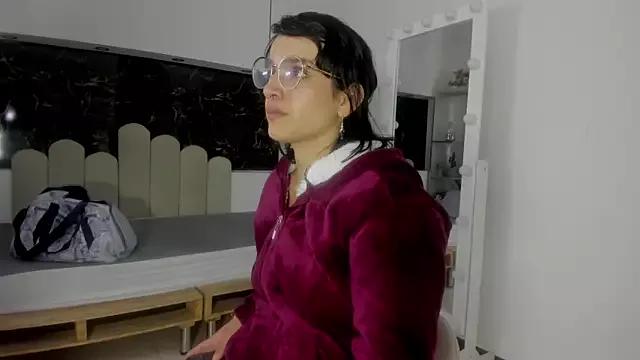 Annyrosee on StripChat 