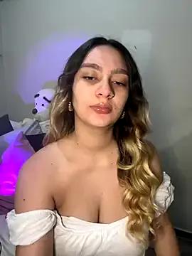 April-Fox on StripChat