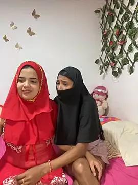 Arab_rainbow_girls on StripChat 