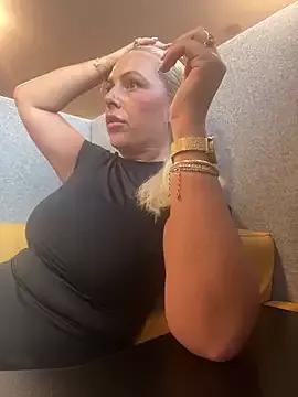 Arabellalee23 on StripChat 