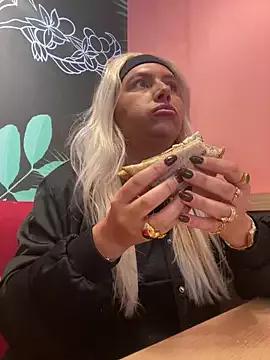 Arabellalee23 on StripChat 