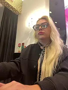 Arabellalee23 on StripChat 
