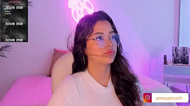 Ariana_Pierce on StripChat 