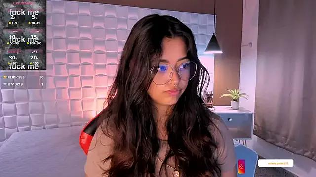 Ariana_Pierce on StripChat 