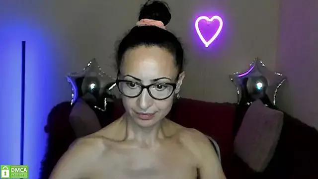 Arianasweety23 on StripChat 