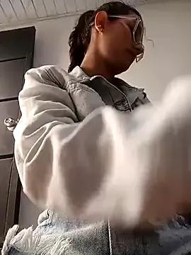 Ary-18 on StripChat