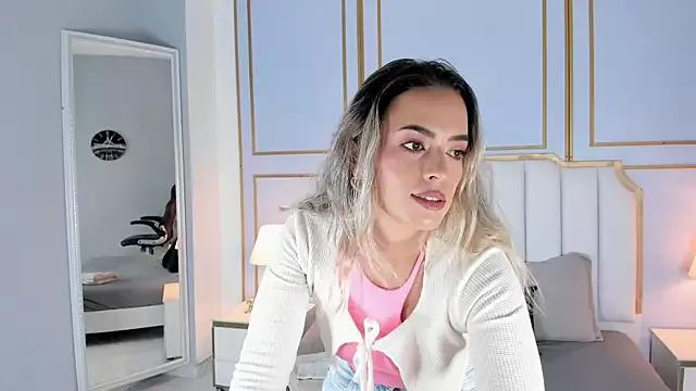 aziac10 on StripChat 