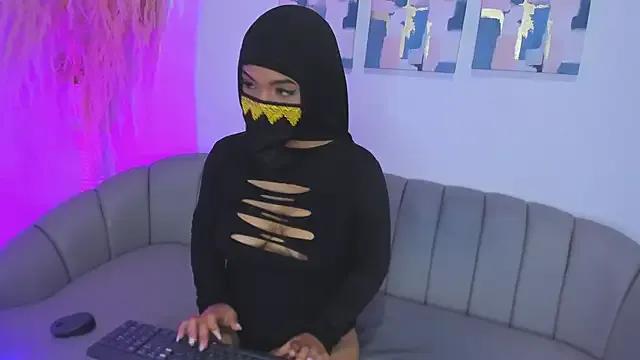 Aziza_hadi on StripChat