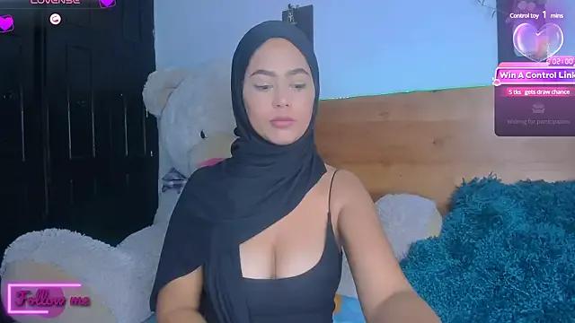 azzahara069 on StripChat 