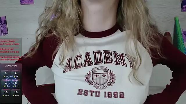 b4by_Emilia on StripChat 