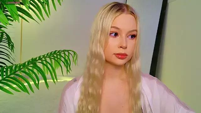baby_lianaa on StripChat 
