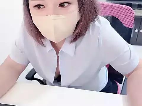 bee_baby on StripChat 