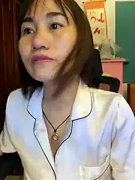 Bee_sweet on StripChat 