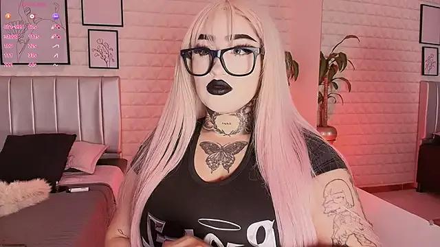 bella-green on StripChat