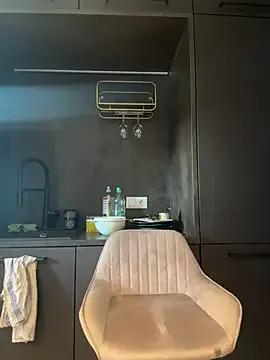 Bella-Tight on StripChat 