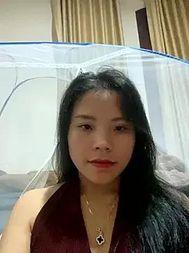 Bella_7777 on StripChat