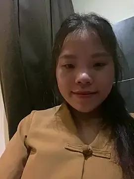 Bella_7777 on StripChat 