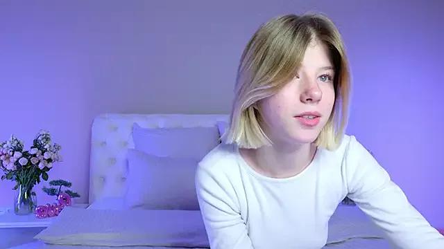 Bella_amory on StripChat 