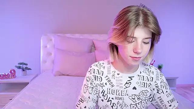 Bella_amory on StripChat 