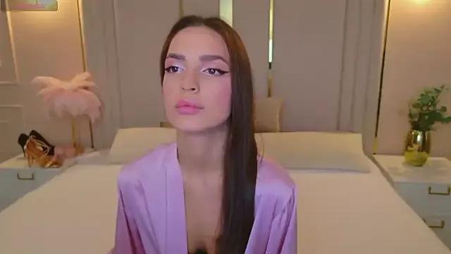 BellaHalles on StripChat 