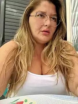 BellaMonella88 — Flah Boobs