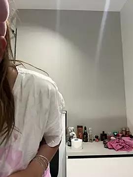 BelleSkye on StripChat 