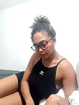 BiiancaEstradaa on StripChat 