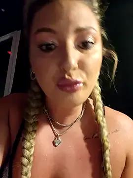 Blondie_Sasha on StripChat